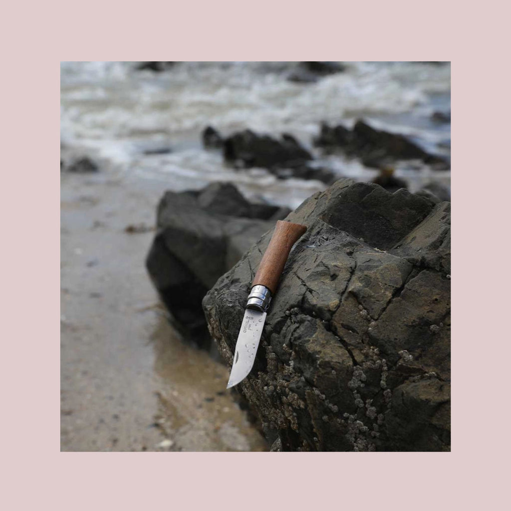 Opinel N°08 foldekniv i valnøddetræ med rustfri stålklinge